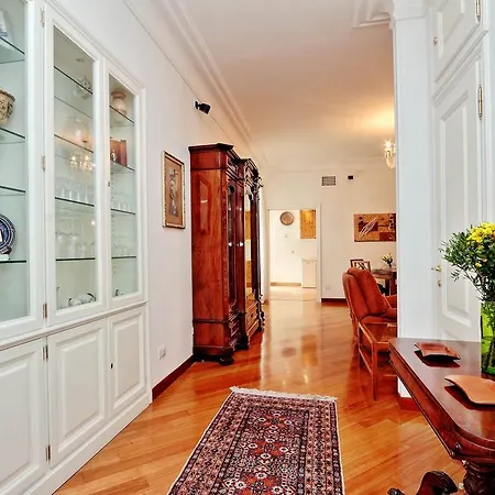 Daire Luxury House Borghese Roma